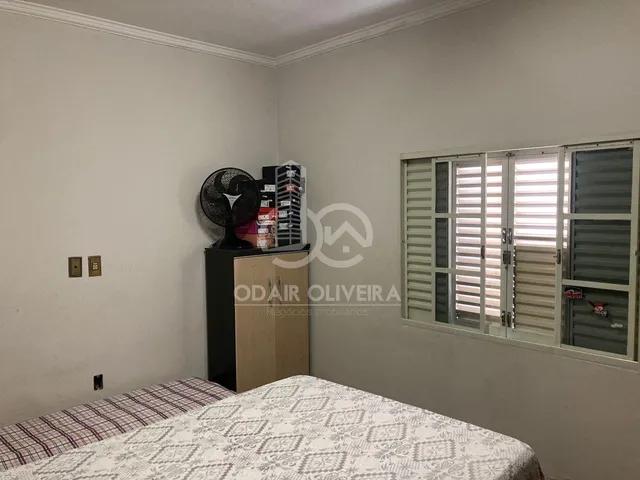 Imagem 5: Casa com Três Quartos, no Bairro Bela Vista, Passos - Mg