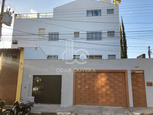 Imagem 2: Prédio com 3 Apartamentos e 4 Lojas À Venda, Bairro São Benedito, Passos - Mg