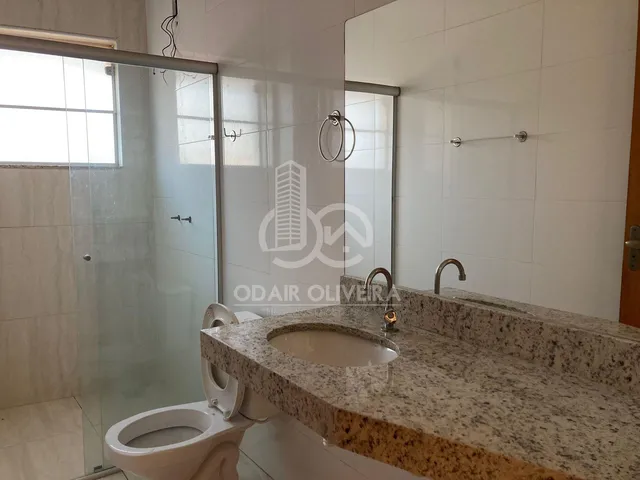 Imagem 10: Prédio com 3 Apartamentos e 4 Lojas À Venda, Bairro São Benedito, Passos - Mg