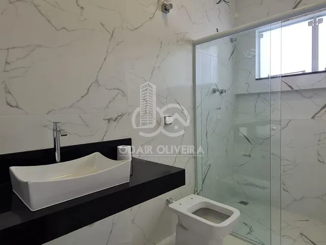 Imagem 15: Casa a Venda com Piscina , Hidromassagem no Bairro Jardim Canadá, Passos - Mg
