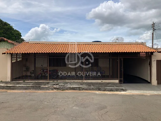 Imagem: Casa Grande com 3 Dormitório e Wc À Venda