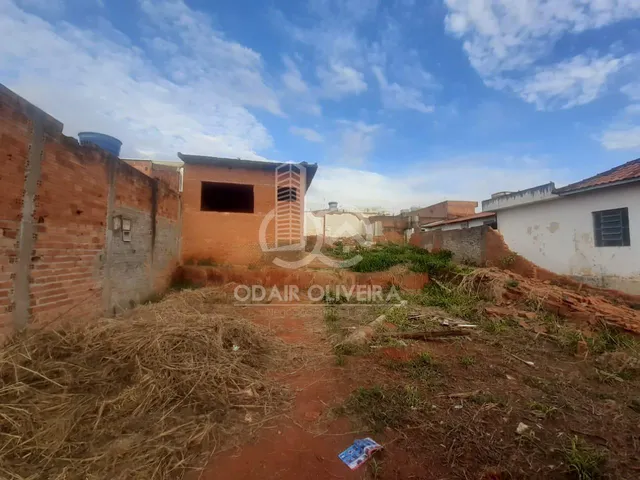 Imagem: Terreno de 300M² a Venda no Bairro Carmelo