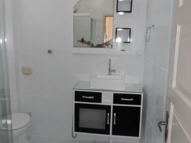 Imagem 15: Amplo Apartamento de 2 Quartos para Alugar no Estreito!