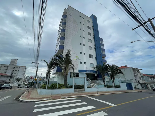 Imagem: Apartamento Semi- Mobiliado com Otima Localização