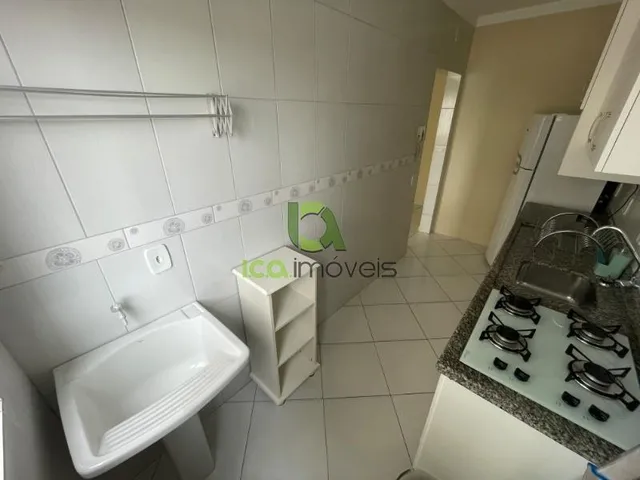 Imagem 2: Apartamento À Venda em São José-Sc: 2 Quartos, 1 Vaga e Muitos Destaques! Sol, Sacada e Condomínio Completo!