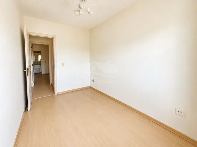 Imagem 6: Casa de 3 Quartos em Condomínio na Tristeza, Porto Alegre-Rs com 1 Suíte, 3 Banheiros e 170M² de Área