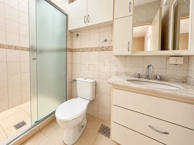 Imagem 2: Casa de 3 Quartos em Condomínio na Tristeza, Porto Alegre-Rs com 1 Suíte, 3 Banheiros e 170M² de Área