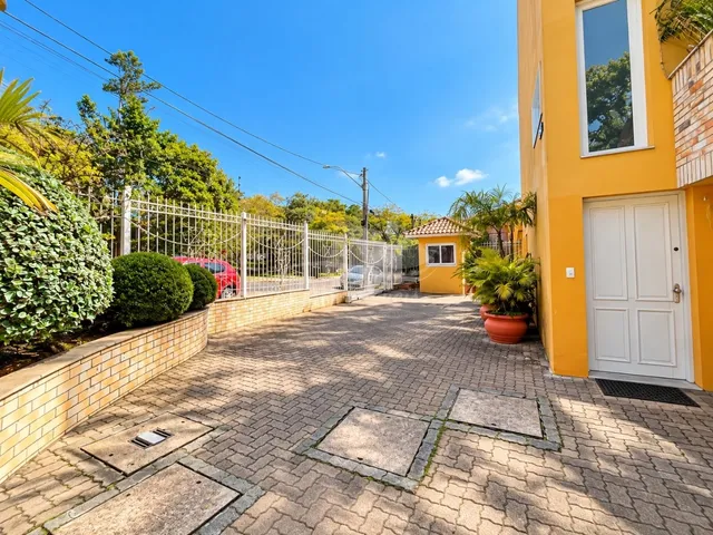 Imagem 5: Casa de 3 Quartos em Condomínio na Tristeza, Porto Alegre-Rs com 1 Suíte, 3 Banheiros e 170M² de Área