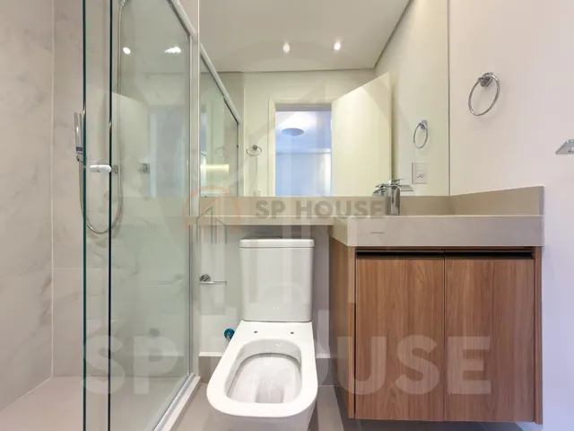 Imagem 2: Apartamento Reformado À Venda em Moema com 2 Suítes, 1 Vaga, 72M²