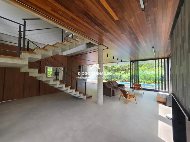 Imagem 14: Casa de Alto Padrão À Venda no Campeche com 5 Suítes, Piscina com Spa em Condomínio Fechado