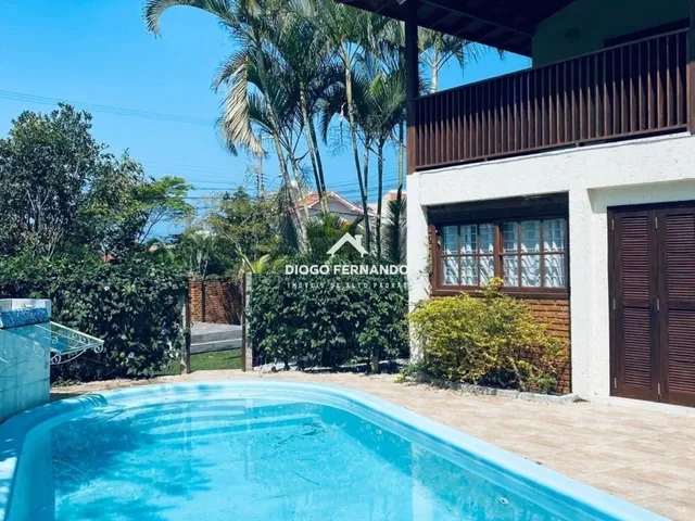 Imagem: Casa de 4 Dormitórios À Venda
