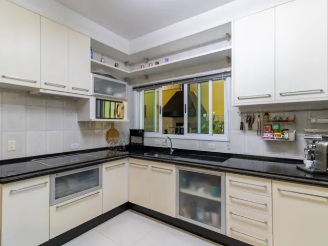 Imagem 10: Casa no Condomínio Condomínio Residencial Vienna para Venda com 3 Quartos, Sendo 3 Suítes, 254M²