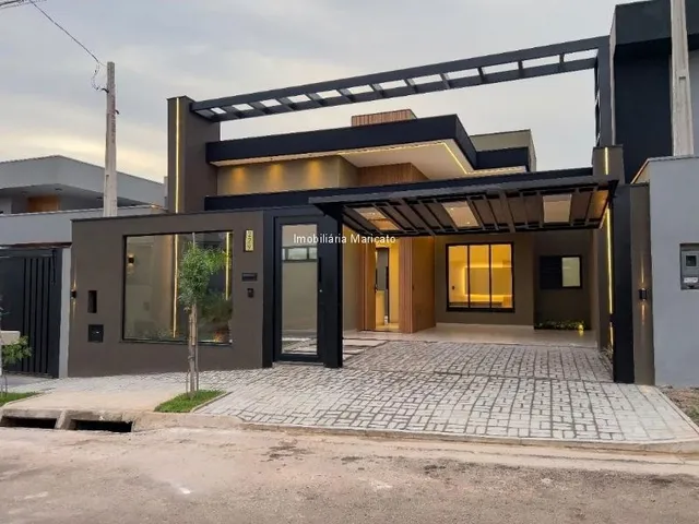 Imagem: Casa À Venda com Piscina Privativa e Design