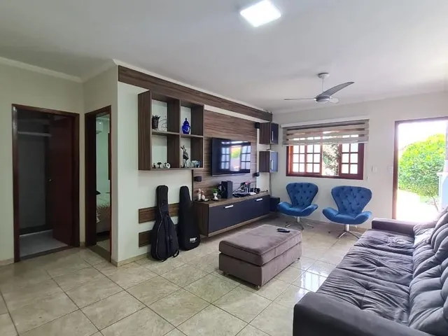 Imagem: Casa com Piscina para Venda no Residencial