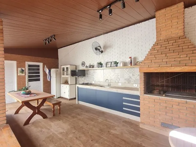 Imagem: Locação - Casa de 03 Dormitórios no Centro