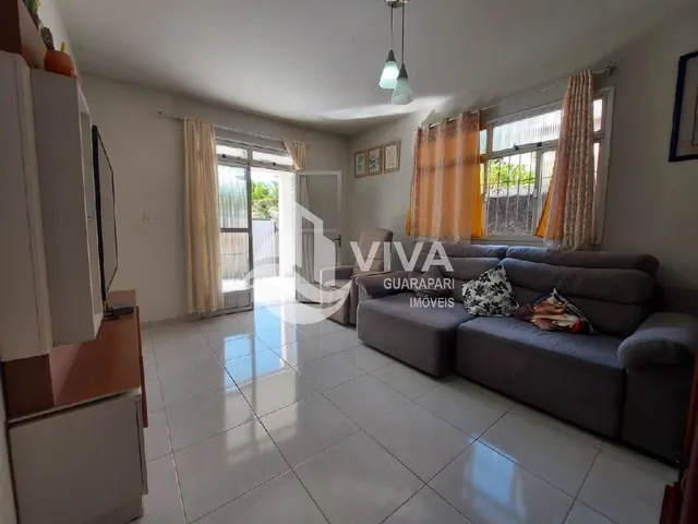 Imagem 5: Imperdível Casa À Venda na Praia do Morro, Guarapari-Es, com 3 Quartos, 1 Suíte, 3 Salas, 2 Banheiros, 4 Vagas e 432M²!