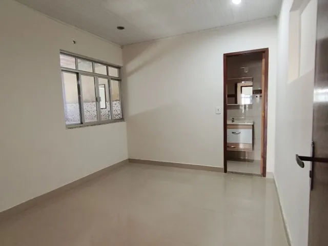 Imagem 14: Casa para Venda em Nova Iguaçu, Carmari, 2 Dormitórios, 1 Suíte, 2 Banheiros, 3 Vagas