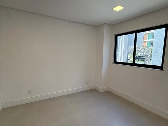Imagem 4: Casa À Venda no Alphaville Litoral Norte 2 com Piscina