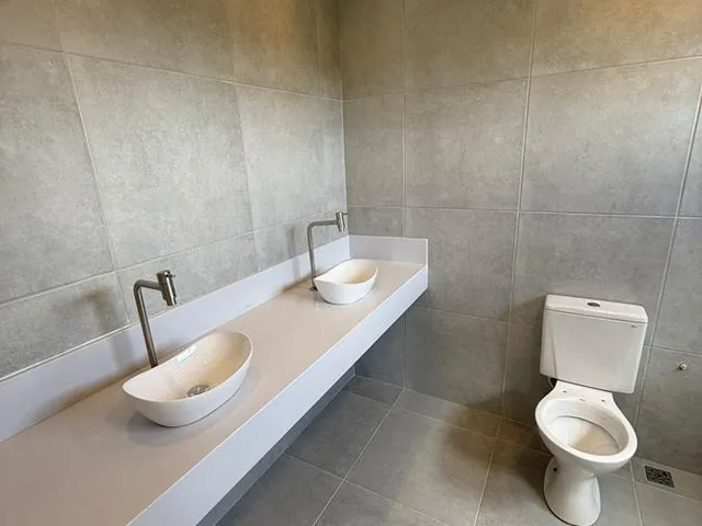 Imagem 9: Casa À Venda no Alphaville Litoral Norte 2 com Piscina