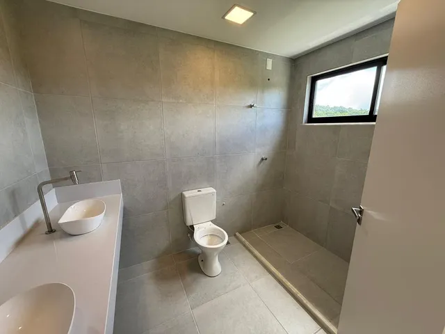 Imagem 10: Casa À Venda no Alphaville Litoral Norte 2 com Piscina