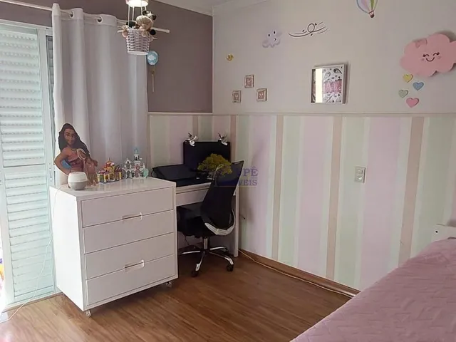 Imagem 2: Casa Semi-Mobiliada com 2 Dormitórios e 2 Vagas em Jardim Celeste, São Paulo - Conforto e Praticidade