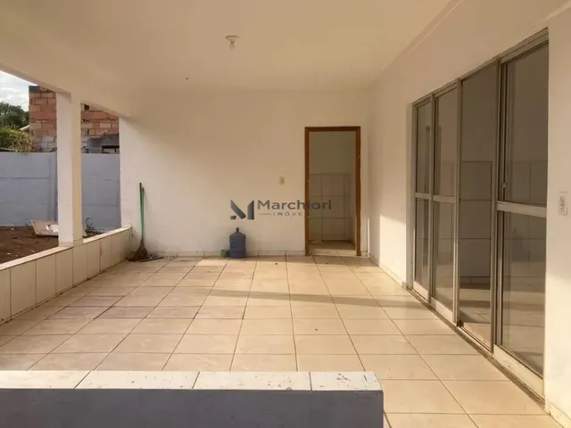Imagem 3: Casa 3 Quartos Recém-Reformada com Suítes em Lote de 360M²