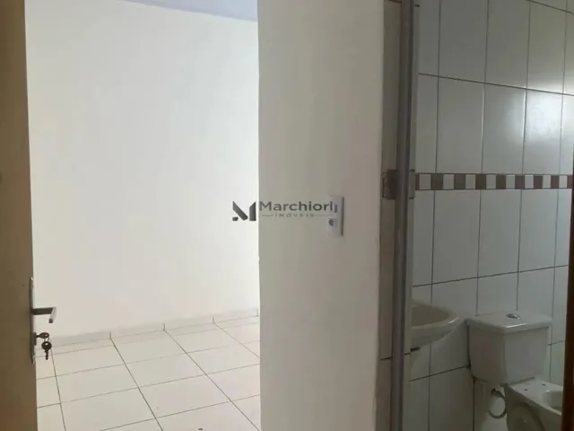 Imagem 8: Casa 3 Quartos Recém-Reformada com Suítes em Lote de 360M²