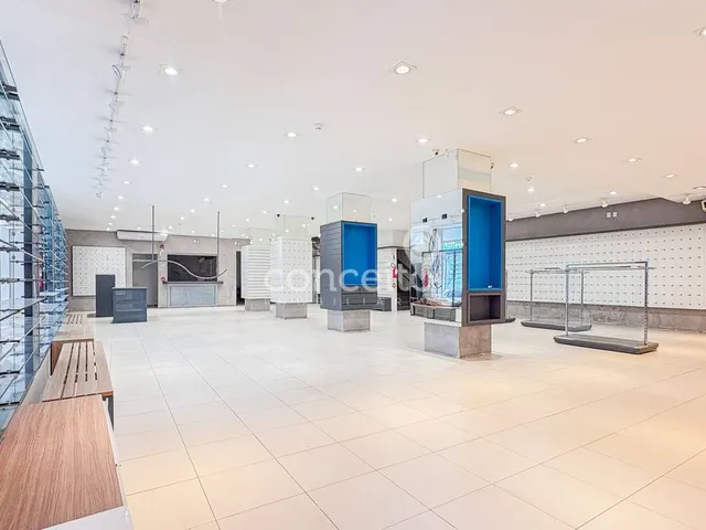 Imagem 10: Loja Comercial com 842M² na Rua XV de Novembro!