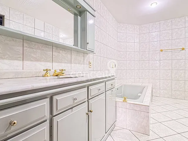 Imagem 14: Apartamento Semimobiliado com 4 Dormitórios Próximo Alameda!