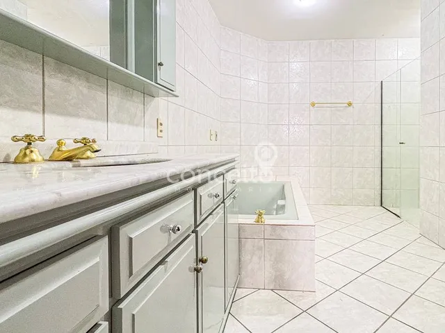 Imagem 3: Apartamento Semimobiliado com 4 Dormitórios Próximo Alameda!
