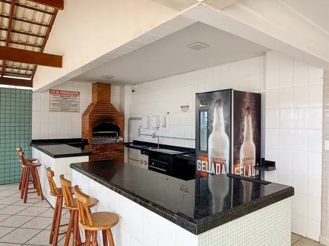Imagem 2: Apartamento de 2 Quartos, Andar Alto, Sol da Manhã, Vista Livre em Itapuã