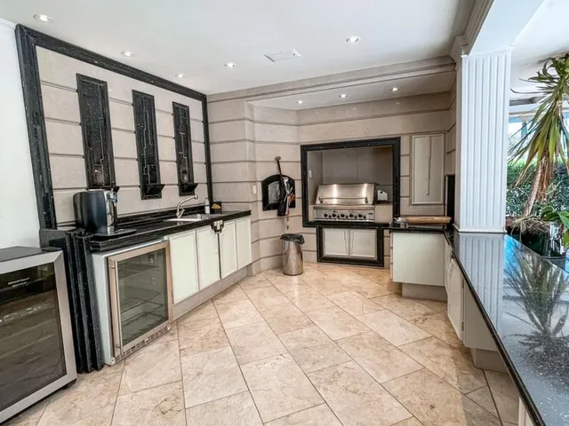 Imagem 3: Elíssima Casa no Residencial Zero - Alphaville - Sp R$ 24.000.000,00 R$ 5.798,00 (Iptu) R$ 2.487,00 (Condomínio