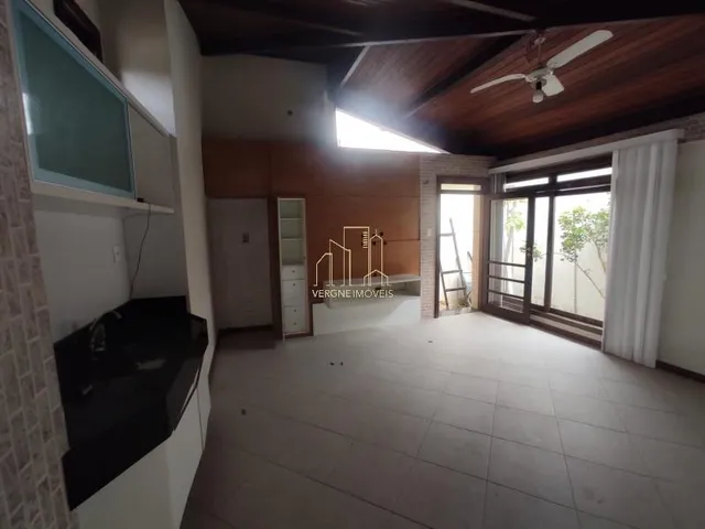 Imagem 3: Casa Duplex em Condomínio de Alto Padrão À Venda em Piatã com 5 Quartos 4 Suítes 3 Salas 5 Banheiros 4 Vagas 600M²