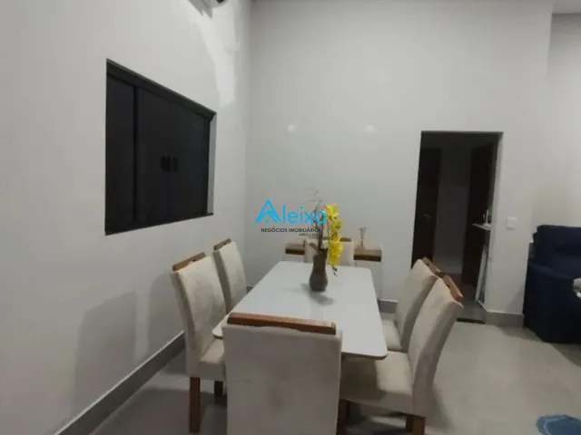 Imagem 3: Casa com Suíte e 4 Vagas no Residencial Ary Attab