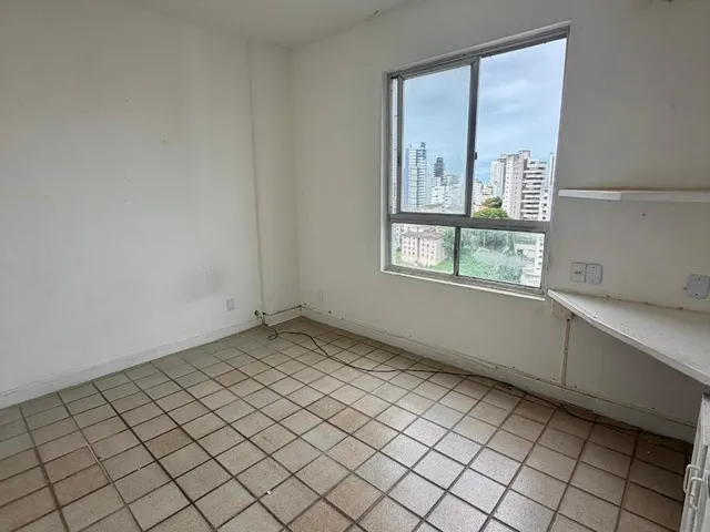 Imagem 3: Vendo Apartamento de 130M² na Graça, Salvador-Ba: 3 Quartos, 1 Suite, 2 Vagas de Garagem - R$520.000,00 - Imperdível!