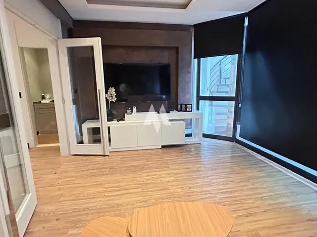 Imagem 9: Exclusiva Cobertura Duplex À Venda com 4 Suítes, Piscina e Churrasqueira no Boqueirão, Santos, São Paulo