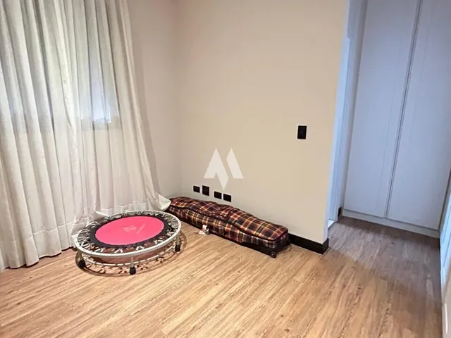 Imagem 3: Exclusiva Cobertura Duplex À Venda com 4 Suítes, Piscina e Churrasqueira no Boqueirão, Santos, São Paulo