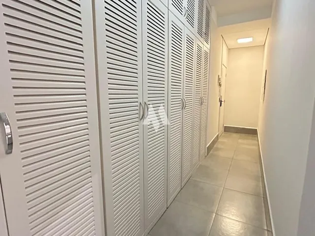 Imagem 11: Exclusiva Cobertura Duplex À Venda com 4 Suítes, Piscina e Churrasqueira no Boqueirão, Santos, São Paulo