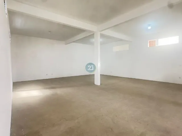 Imagem 5: Alugo Galpão com 200M² e Mezanino com 28M², com 03 Vagas de Estacionamento, no Bairro Areias - São José!