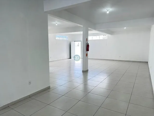 Imagem 12: Alugo Prédio Comercial C/ 360Mts em Biguaçu-Sc, Bairro Rio Caveiras, Espaço Amplo e Versátil para Seu Negócio!