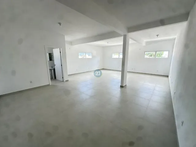Imagem 4: Alugo Prédio Comercial C/ 360Mts em Biguaçu-Sc, Bairro Rio Caveiras, Espaço Amplo e Versátil para Seu Negócio!
