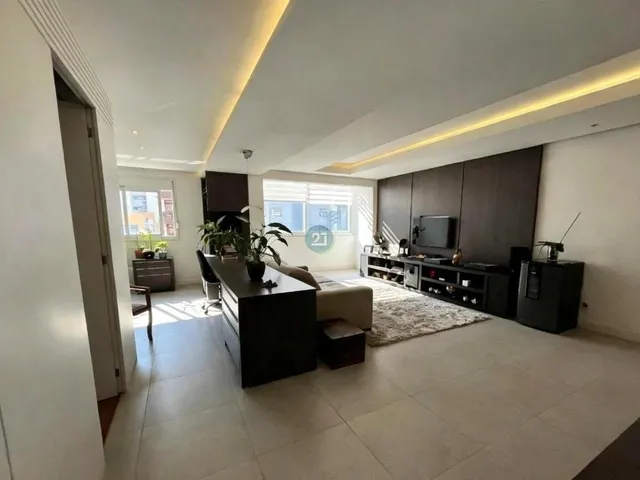 Imagem 2: Alugo Excelente Apartamento na Av. Trompowsky, com 03 Quartos, Móveis Planejados, 163M² no Bairro Centro, Florianópolis