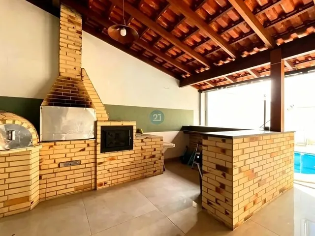 Imagem 5: Alugo Casa com 5 Quartos, Lareira, Amplo Quintal com Piscina, com 531M² Totais no Bairro Campeche, Florianópolis