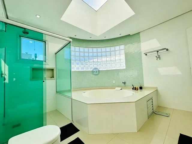 Imagem 6: Alugo Casa Alto Padrão, com 06 Quartos, 840M², Piscina, Ampla Área Gourmet no Bairro Jurerê Internacional, Florianópolis
