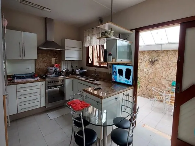 Imagem 15: Alugo Casa Semi-Mobiliado C/ 05 Dormitórios, Área Gourmet, 02 Vagas de Garagem, em Barreiros, Próximo a Estácio de Sá