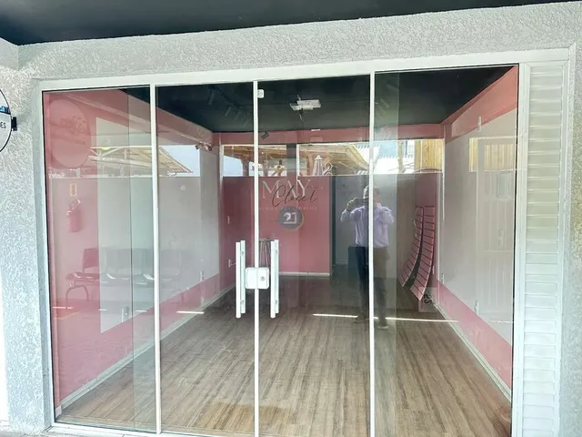 Imagem 4: Alugo Loja Comercial com 22M², Localizada em Barreiros, na Avenida Leoberto Leal, Próximo a Bancos e Cartórios