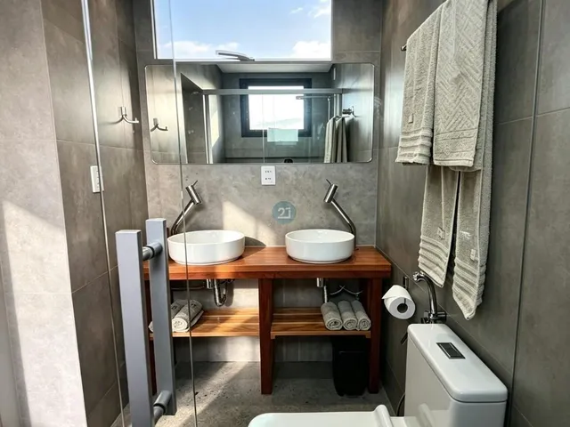 Imagem 12: Alugo Casa, com 03 Suítes, Mobiliada a 350M da Praia do Campeche, Florianópolis