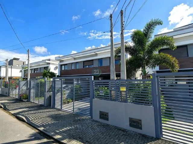 Imagem: Alugo Casa com 03 Quartos, 02 Garagens