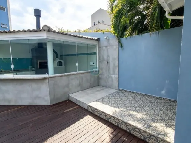 Imagem 2: Casa com 04 Quartos, Piscina, Espaço Gourmet em Terreno de 361M², com Vista para o Mar no João Paulo, Florianópolis