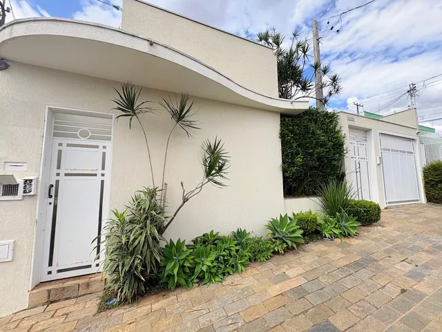 Imagem: Excelente Casa com Sala Comercial Disponivel